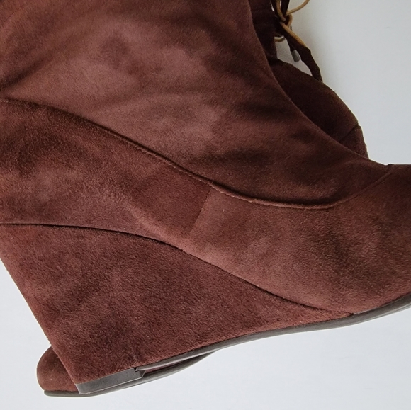 BCBGENERATION Wessy Brown Suede Booties Size 8 Boot Sock - Picture 10 of 12